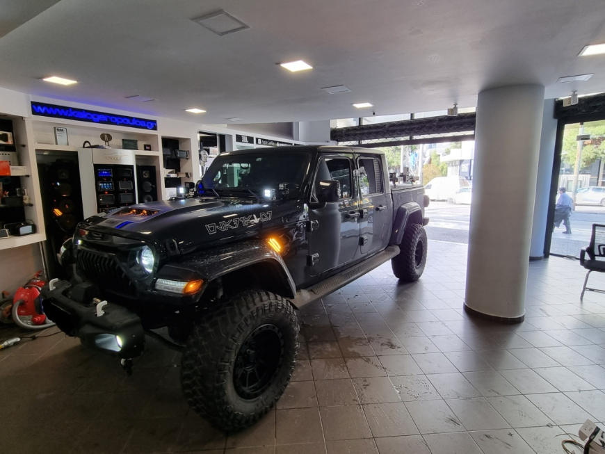 Εγκατάσταση προβολέων LED υψηλής απόδοσης σε Jeep Wrangler Gladiator Rubicon.