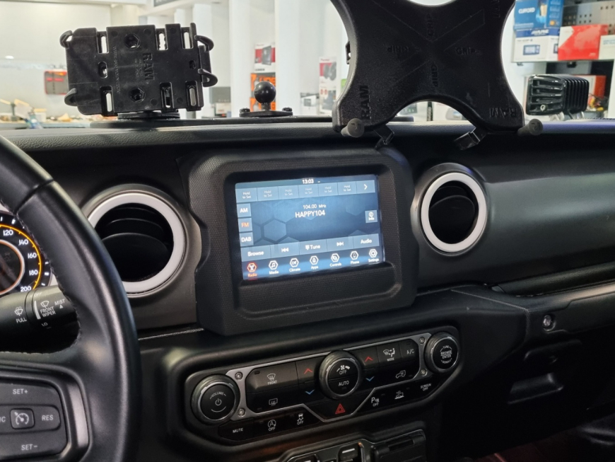 Εγκατάσταση προβολέων LED υψηλής απόδοσης σε Jeep Wrangler Gladiator Rubicon.