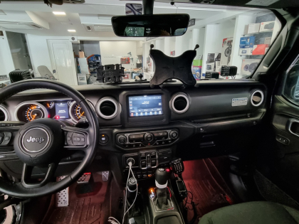 Εγκατάσταση προβολέων LED υψηλής απόδοσης σε Jeep Wrangler Gladiator Rubicon.