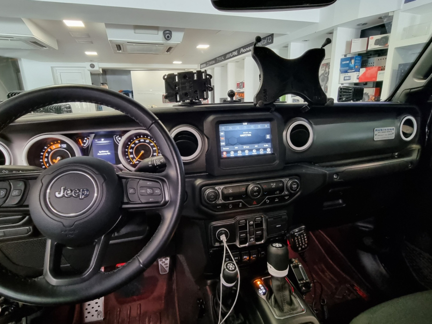 Εγκατάσταση προβολέων LED υψηλής απόδοσης σε Jeep Wrangler Gladiator Rubicon.