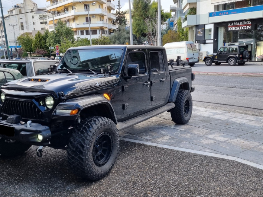 Εγκατάσταση προβολέων LED υψηλής απόδοσης σε Jeep Wrangler Gladiator Rubicon.