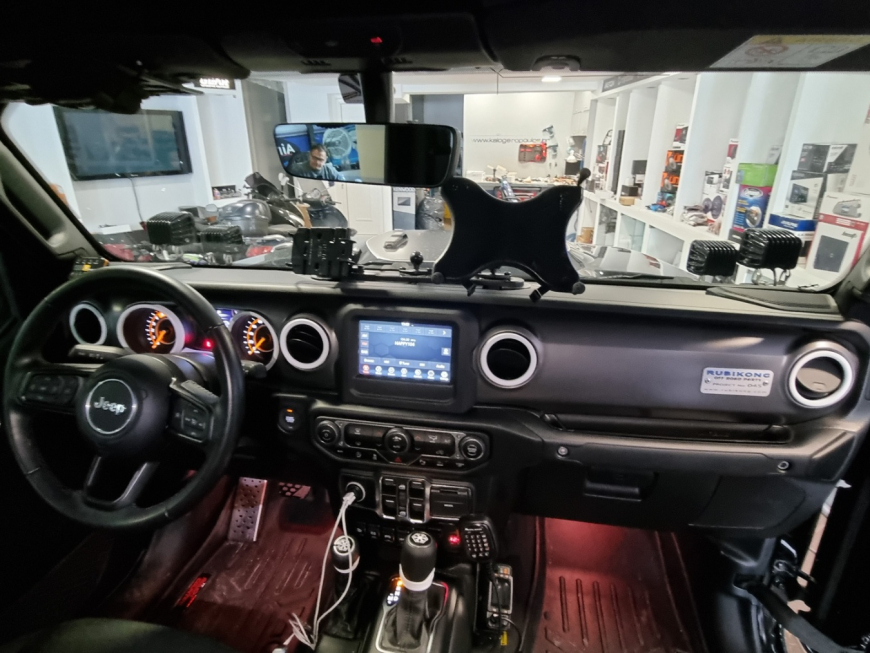 Εγκατάσταση προβολέων LED υψηλής απόδοσης σε Jeep Wrangler Gladiator Rubicon.