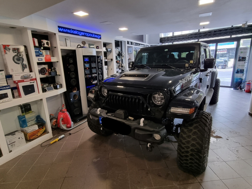 Εγκατάσταση προβολέων LED υψηλής απόδοσης σε Jeep Wrangler Gladiator Rubicon.