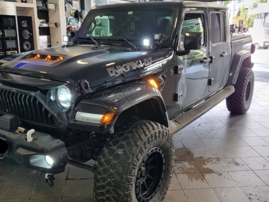Εγκατάσταση προβολέων LED υψηλής απόδοσης σε Jeep Wrangler Gladiator Rubicon.