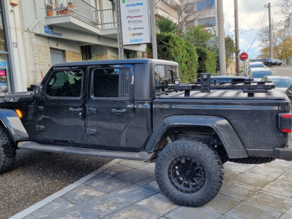 Εγκατάσταση προβολέων LED υψηλής απόδοσης σε Jeep Wrangler Gladiator Rubicon.
