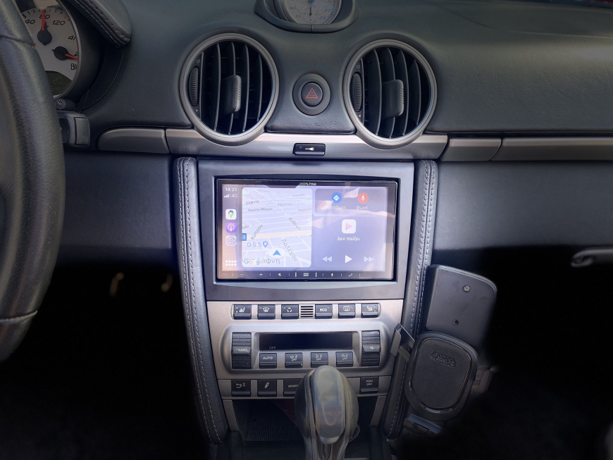 Εγκατάσταση οθόνης multimedia Alpine iLX-w650BT σε Porsche Boxter.