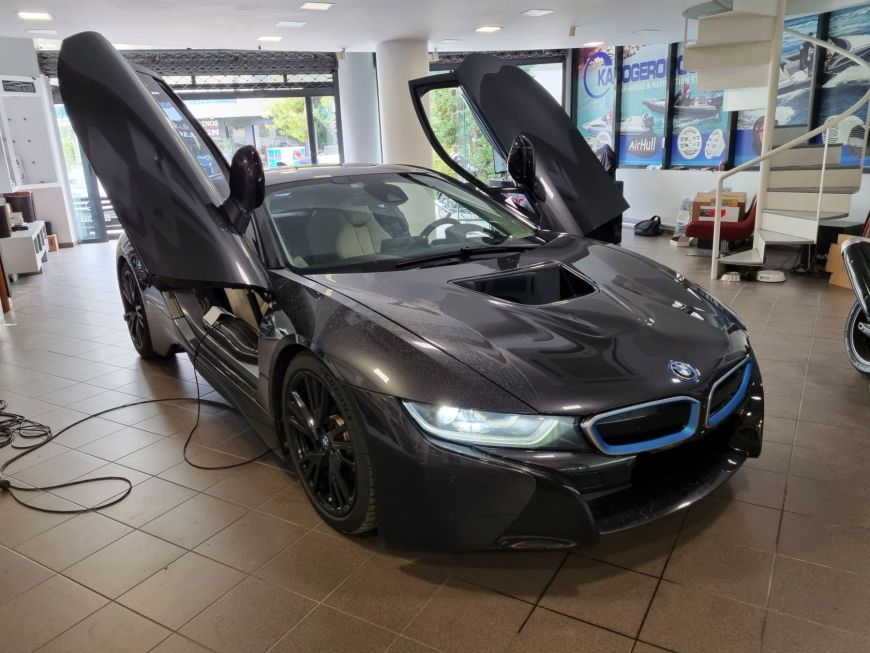 Εγκατάσταση Apple ασύρματου CarPlay / android auto στην εργοστασιακή οθόνη BMW i8.