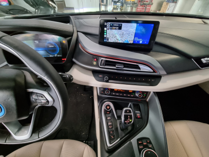 Εγκατάσταση Apple ασύρματου CarPlay / android auto στην εργοστασιακή οθόνη BMW i8.