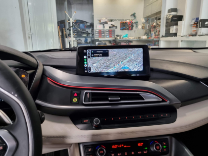 Εγκατάσταση Apple ασύρματου CarPlay / android auto στην εργοστασιακή οθόνη BMW i8.