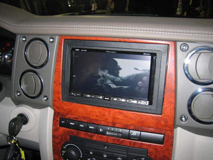 Εγκατάσταση Pioneer AVIC HD1BT σε Jeep Commander