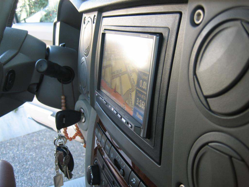 Εγκατάσταση Kenwood DDX 6029 σε Jeep Commander.