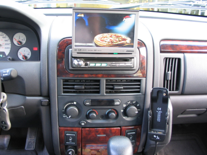 Εγκατάσταση 2DIN Car Cinema  Alpine IVA-D300R σε Grand Cherokee.