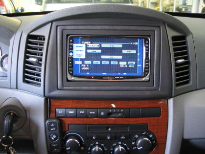 Εγκατάσταση Car Cinema – Kenwood DDX 7025 σε Grand Cherokee 5,7.