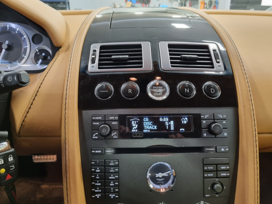 Εγκατάσταση Dension Bluetooth σε Aston Martin Vantage.