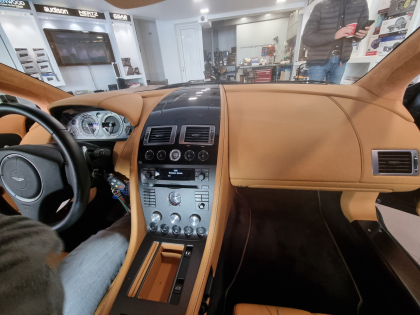 Εγκατάσταση Dension Bluetooth σε Aston Martin Vantage.