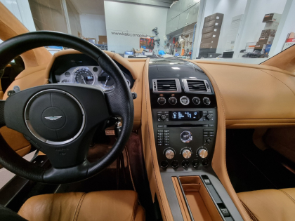 Εγκατάσταση Dension Bluetooth σε Aston Martin Vantage.