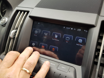Εγκατάσταση Android System και Apple CarPlay σε Land Rover Freelander 2.