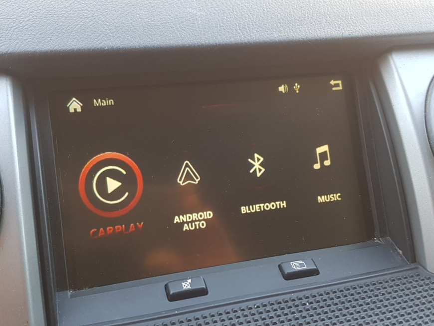 Εγκατάσταση Apple CarPlay, Android Auto, Rear Camera, Media Player, TV Tuner T2 και οθόνη 10,8" οροφής σε Land Rover Discovery 3 HSE