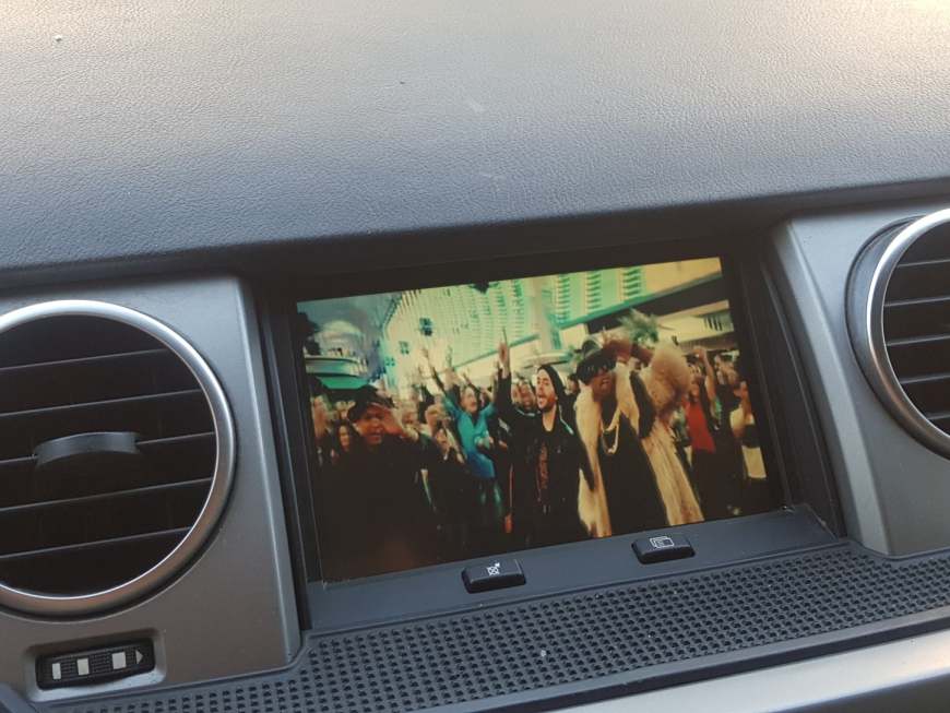 Εγκατάσταση Apple CarPlay, Android Auto, Rear Camera, Media Player, TV Tuner T2 και οθόνη 10,8" οροφής σε Land Rover Discovery 3 HSE