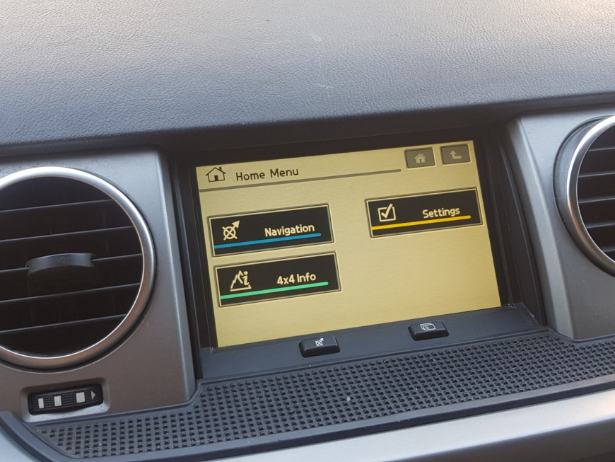 Εγκατάσταση Apple CarPlay, Android Auto, Rear Camera, Media Player, TV Tuner T2 και οθόνη 10,8" οροφής σε Land Rover Discovery 3 HSE