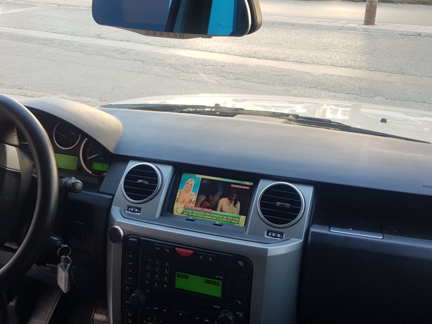 Εγκατάσταση Apple CarPlay, Android Auto, Rear Camera, Media Player, TV Tuner T2 και οθόνη 10,8" οροφής σε Land Rover Discovery 3 HSE