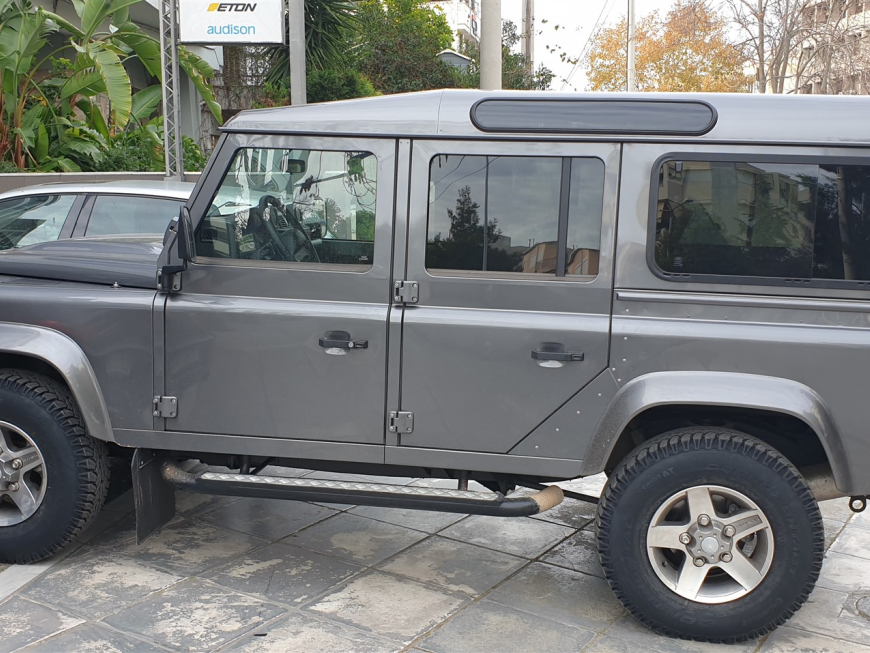 Εγκατάσταση r/bt, ηχε;iων και subwoofer σε Land Rover Defender.