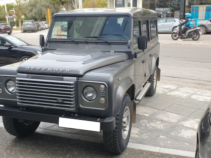 Εγκατάσταση r/bt, ηχε;iων και subwoofer σε Land Rover Defender.