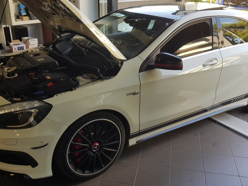 Εγκατάσταση Apple CarPlay και Wireless Android Auto σε Mercedes A45 AMG W176.