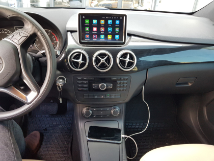 Εγκατάσταση συστήματος πολυμέσων σε Mercedes B-200 W242.