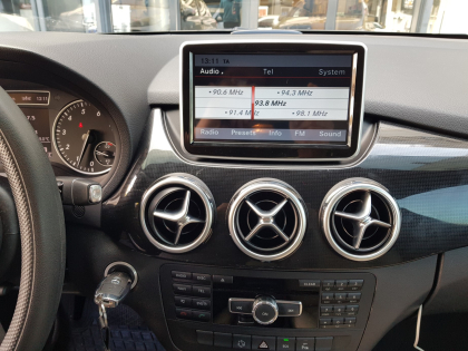 Εγκατάσταση συστήματος πολυμέσων σε Mercedes B-200 W242.