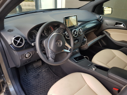 Εγκατάσταση συστήματος πολυμέσων σε Mercedes B-200 W242.