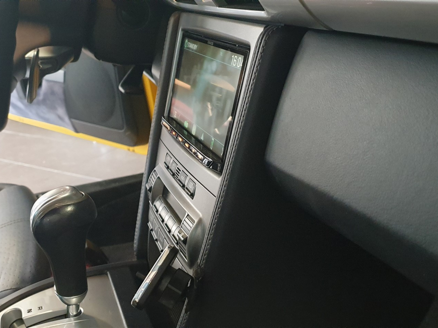 Εγκατάσταση 2DIN Kenwood DMX 8021 σε Porsche Carrera 911 997.