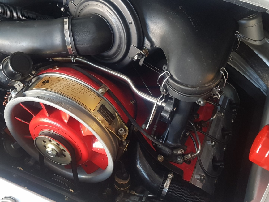 Εγκατάσταση κρυφού ηχητικού Συστήματος μέσω Audio Streaming σε Porsche 911 Model 1973, 2.4 CC.