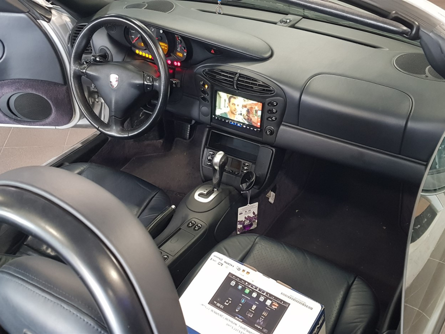 Εγκατάσταση 2DIN οθόνης Alpine Ilx-705, Apple Car Play σε Porsche Boxter 986.