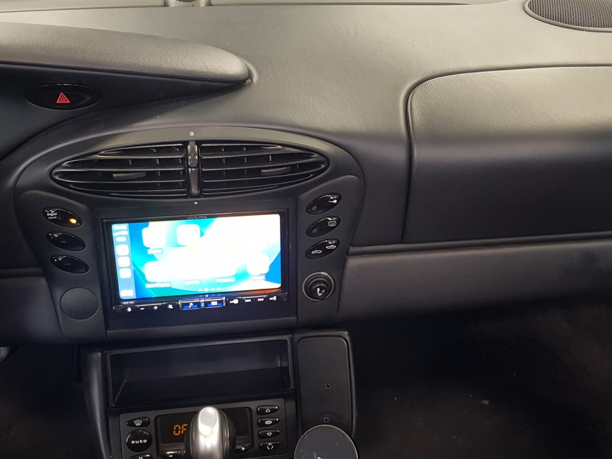 Εγκατάσταση 2DIN οθόνης Alpine Ilx-705, Apple Car Play σε Porsche Boxter 986.