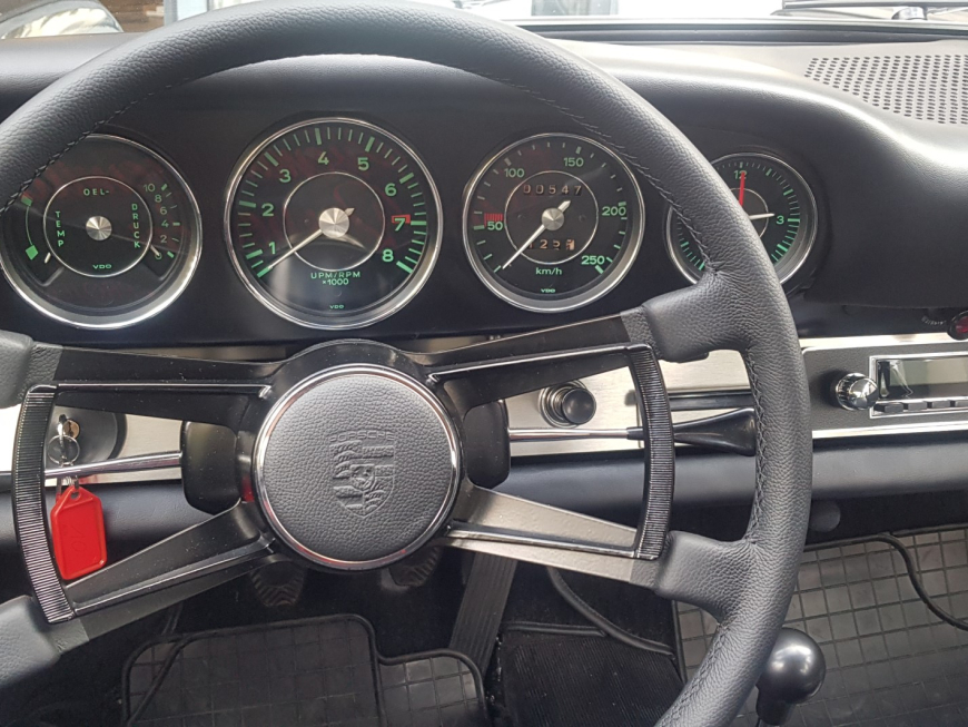 Εγκατάσταση Retro Audio System σε Porsche Carrera Model 1965