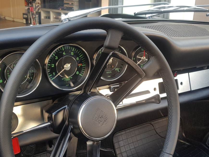 Εγκατάσταση Retro Audio System σε Porsche Carrera Model 1965