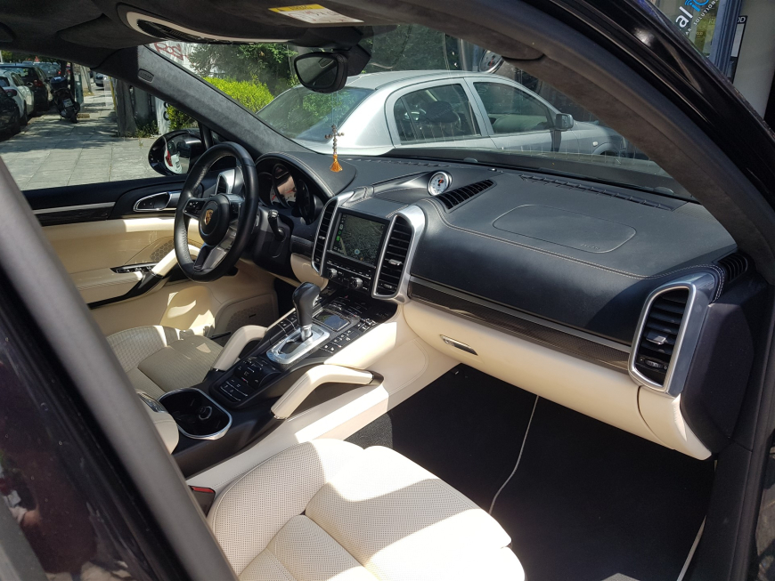 Εγκατάσταση Wireless Apple Car Play - Android Auto. Touch Screen σε Porsche Cayenne 958 Turbo S Magnum