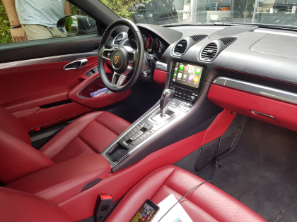 Εγκατάσταση Wireless Apple CarPlay/Android Auto της Unique Auto και Rear Camera σε Porsche Cayman (718)