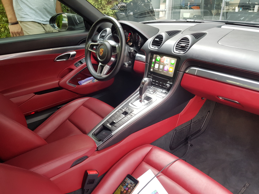 Εγκατάσταση Wireless Apple CarPlay/Android Auto της Unique Auto και Rear Camera σε Porsche Cayman (718)