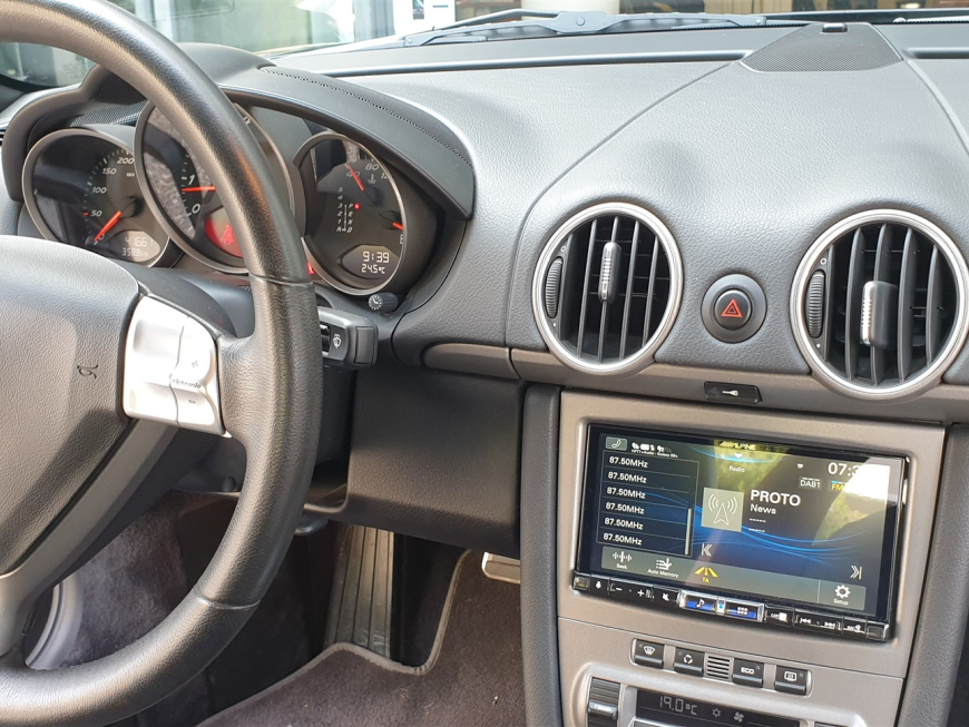 Εγκατάσταση . Alpine ILX 705D σε Porsche Cayman 987 S.