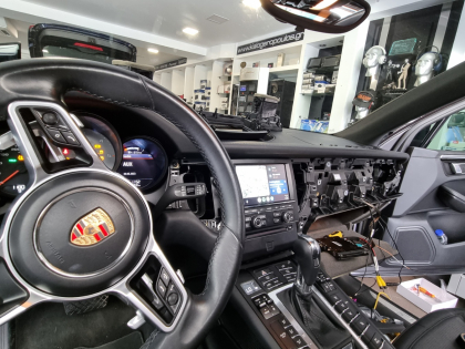 Εγκατασταση Apple Car Play, Android Auto σε Porsche Macan 95B.