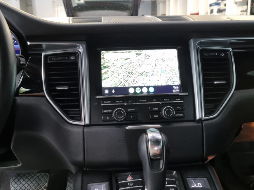 Εγκατασταση Apple Car Play, Android Auto σε Porsche Macan 95B.