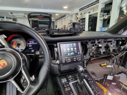 Εγκατασταση Apple Car Play, Android Auto σε Porsche Macan 95B.