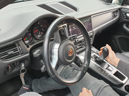 Εγκατάσταση PDC (Front & Rear Parking Sensor) σε Porsche Macan.