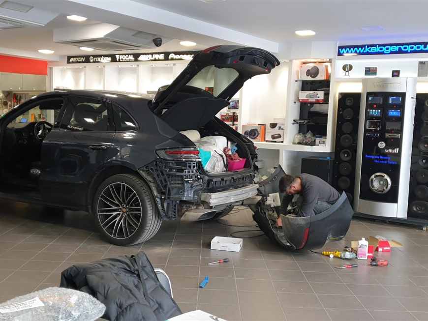 Εγκατάσταση PDC (Front & Rear Parking Sensor) σε Porsche Macan.