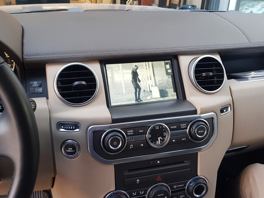Εγκατάσταση  Apple Car Play Unique Auto σε Range Rover Discovery 4.