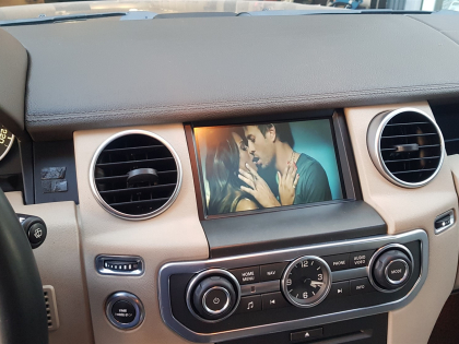 Εγκατάσταση  Apple Car Play Unique Auto σε Range Rover Discovery 4.