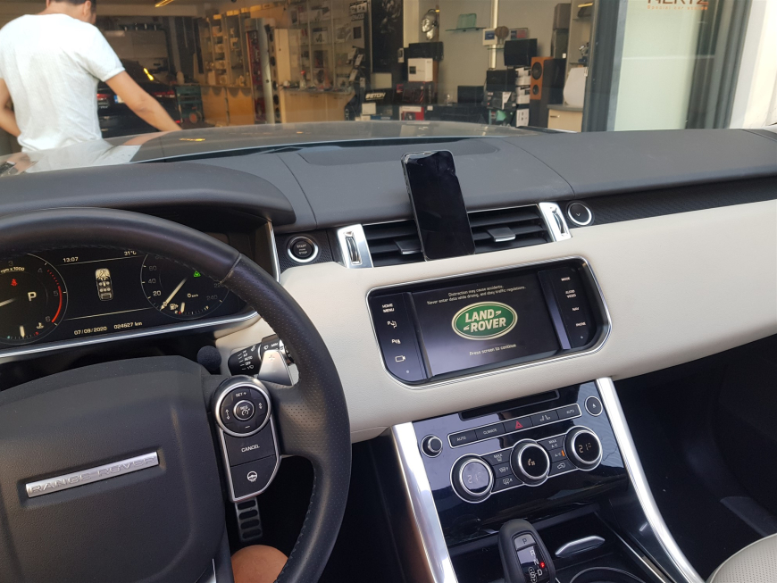 Εγκατάσταση Unique Auto Apple CarPlay & Android Auto Wireless σε Range Rover Sport HSE