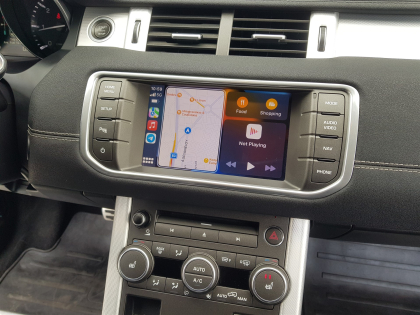 Εγκατάσταση Apple CarPlay και Android Auto στην εργοστασιακή οθόνη Range Rover Evoque 2016.